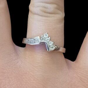 925 Sterling Silver CZ Curved Wedding Band Everyday Ring Size 8.75